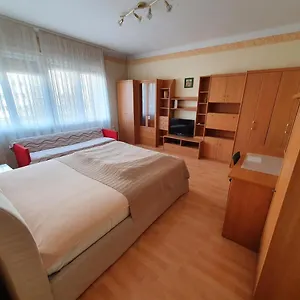 Apartment M - Info Park