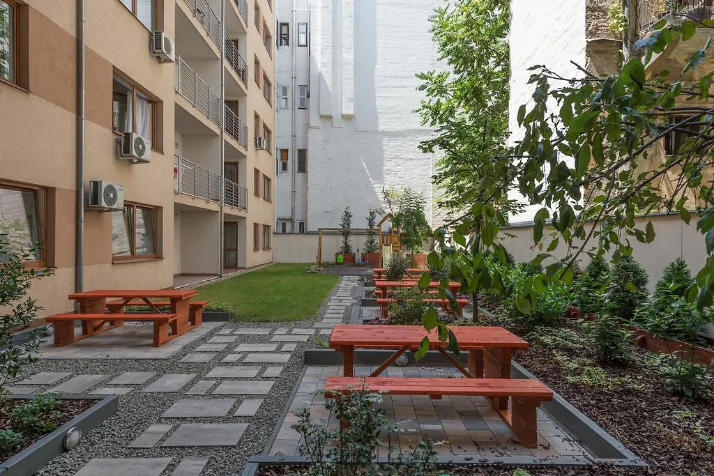 Corvin Plaza Apartments & Suites Budapest Aparthotel
