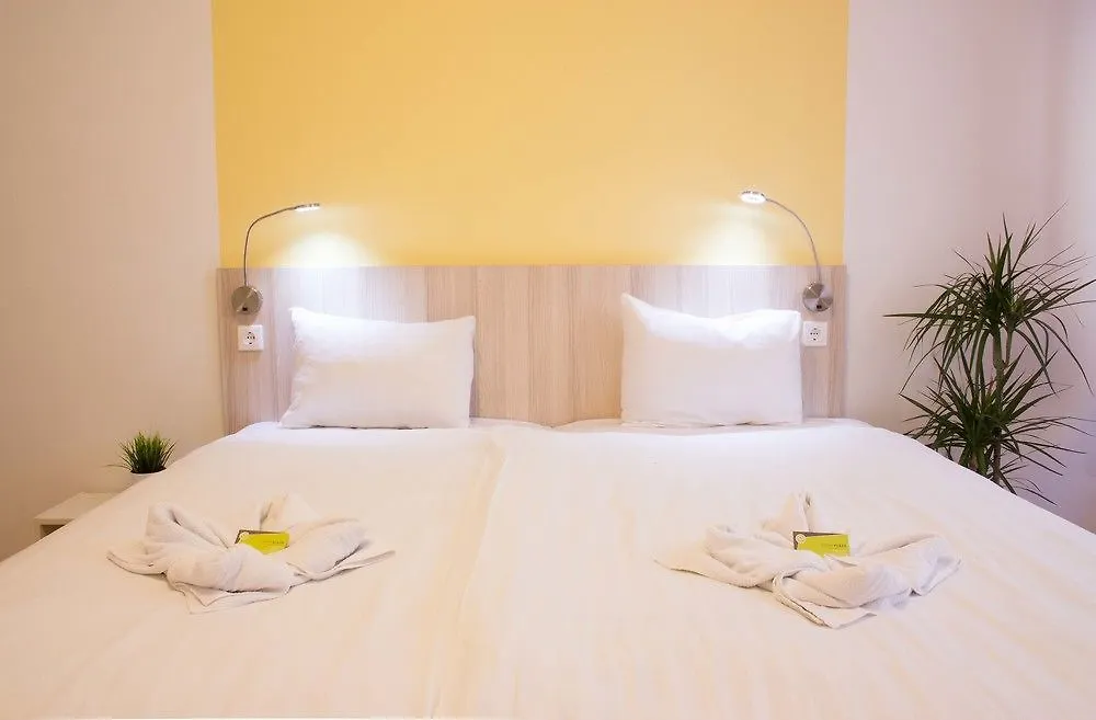 Corvin Plaza Apartments & Suites Budapest Aparthotel
