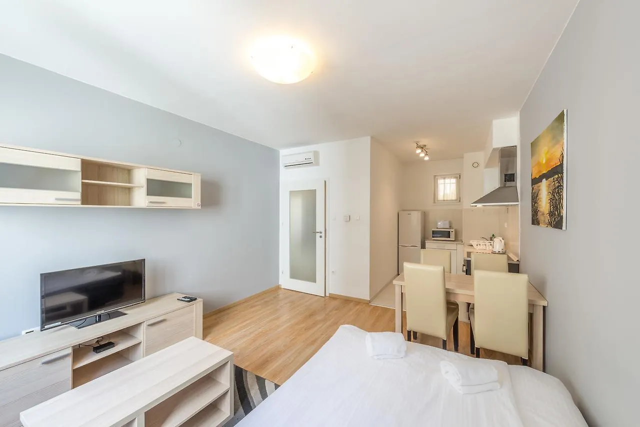Corvin Plaza Apartments & Suites Budapest